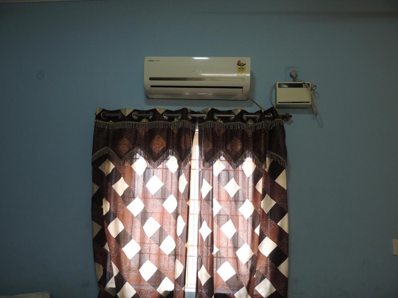Radha Party Hall Kanchipuram Bagian luar foto