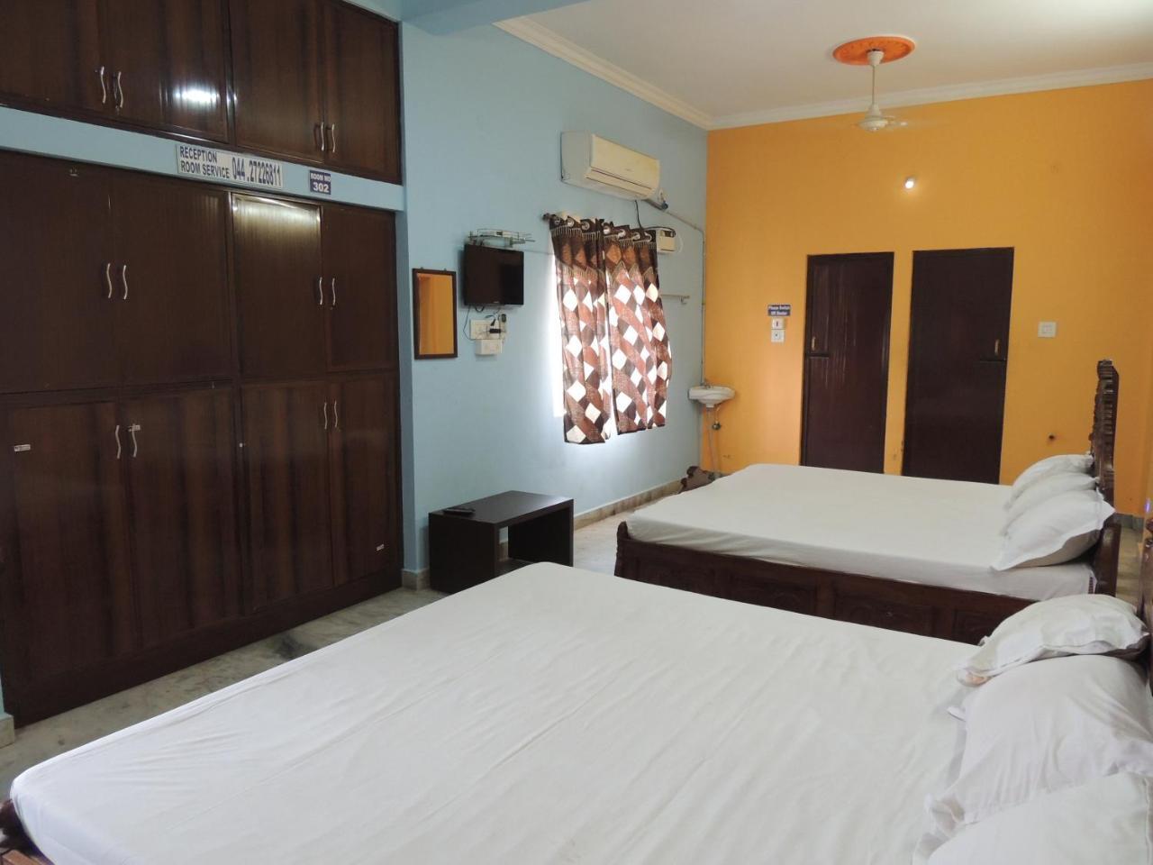 Radha Party Hall Kanchipuram Bagian luar foto