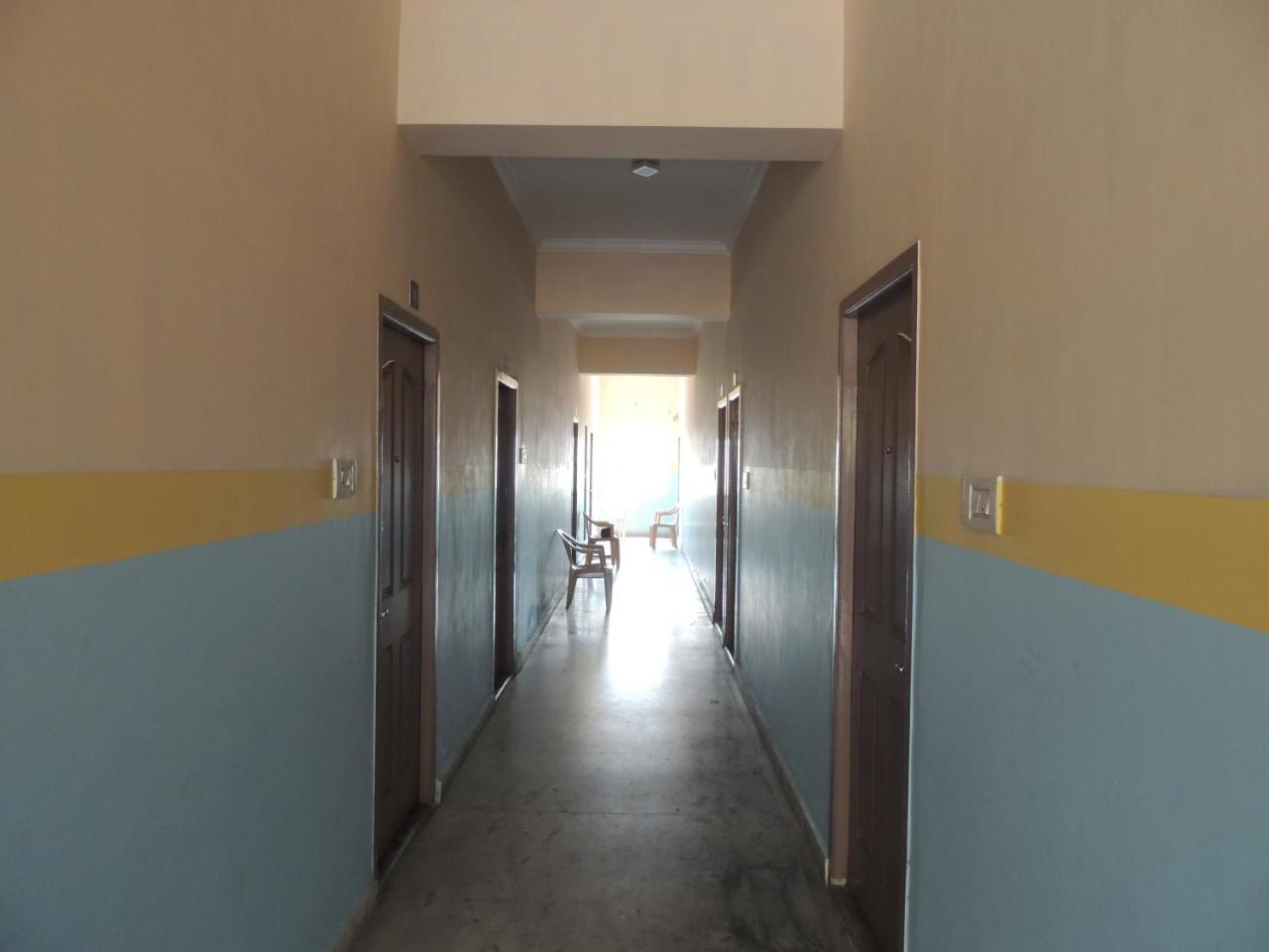 Radha Party Hall Kanchipuram Bagian luar foto